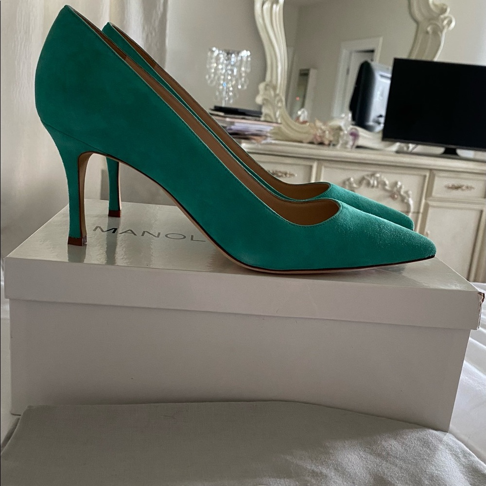 Manolo Blanik Brand new pumps suede 8-8.5-9 EU 40